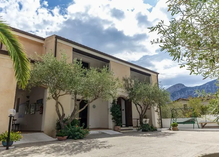 Su Pranu Guest house Onifai